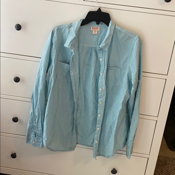 ☘️2 for $15☘️ Mossimo Button Down - Picture 1 of 2